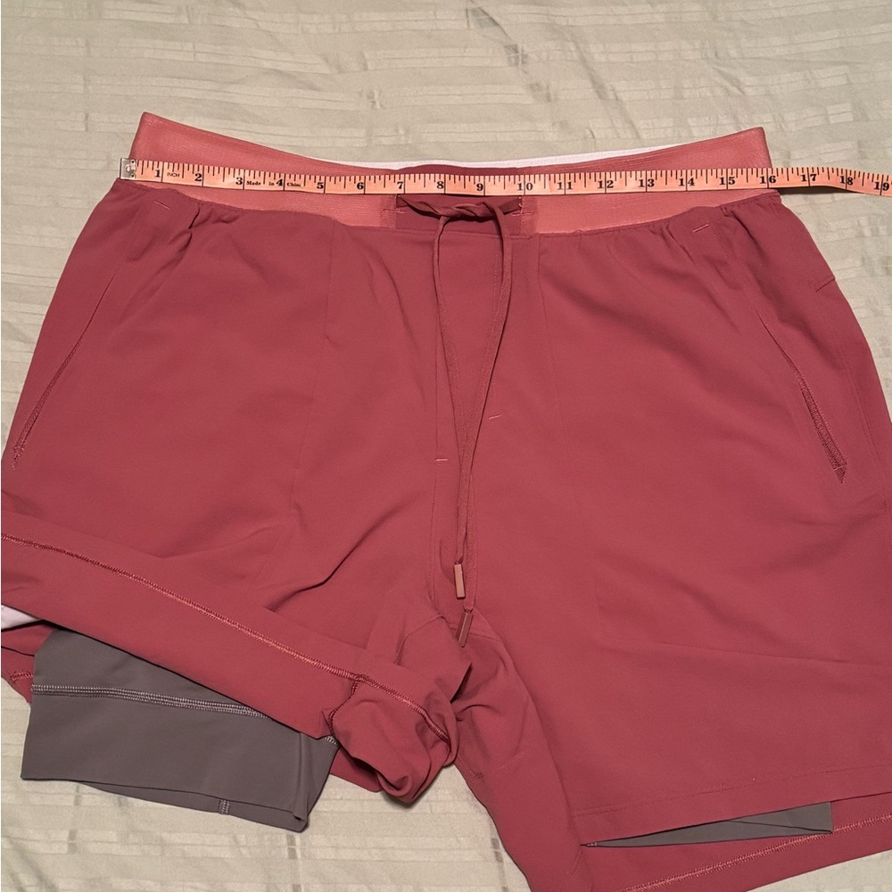 Lululemon Men’s License to Train Short - Picture 5 of 5